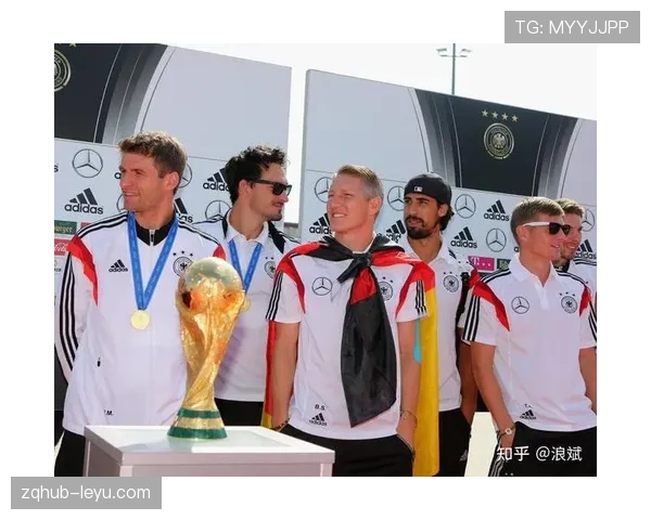 诺伊尔防线体系革新引领德国足球战术新潮流